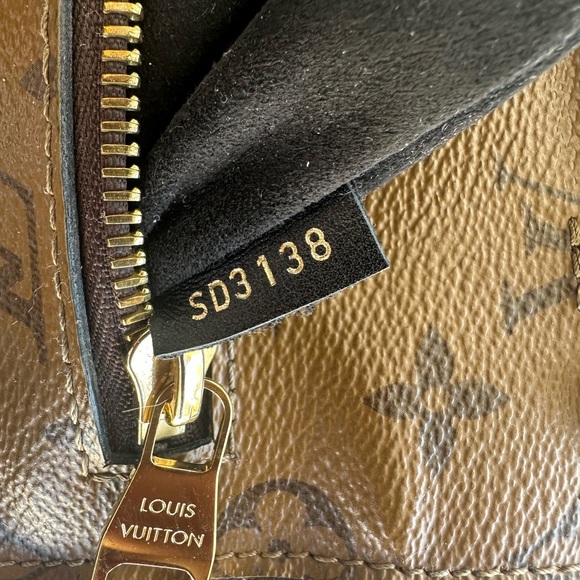 Louis Vuitton Pochette Métis Monogram Reverse – Authentic & Excellent Condition - Picture 10 of 12